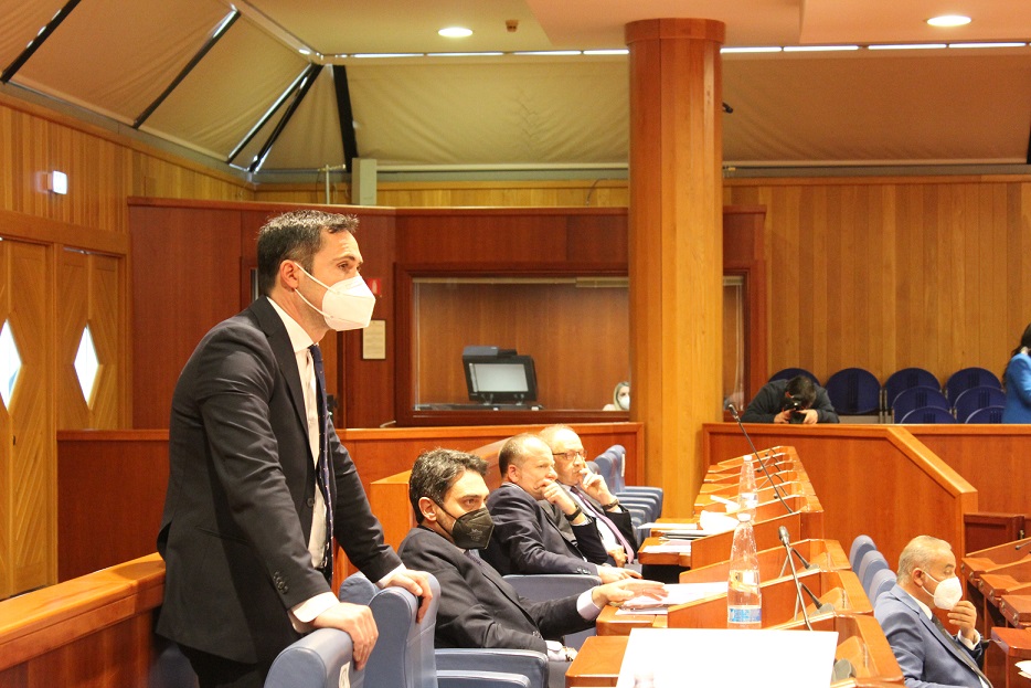 Il gruppo del Pd: “La Regione faccia chiarezza sui ritardi accumulati dal concorso per i centri per l’impiego”