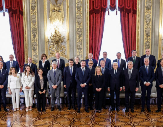 Il governo ha giurato, è in carica Meloni: “Serviremo l’Italia con orgoglio”
