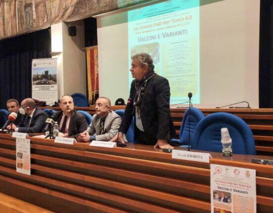 Seminario ‘Vaccini e varianti’, Mancuso: ‘Non abbassare la guardia Azienda unica ‘Dulbecco’ sarà polo di eccellenza’