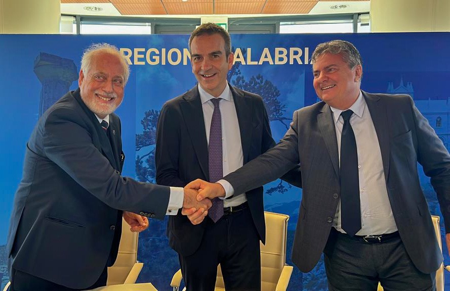 Firmato il protocollo d’intesa per la ‘Dulbecco’: sarà il polo sanitario più grande della Calabria