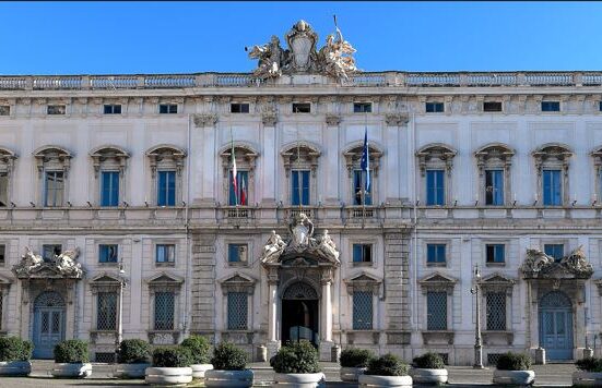 Sanità, assunzioni senza specializzazione: la Consulta dichiara inammissibile il ricorso contro la legge regionale calabrese