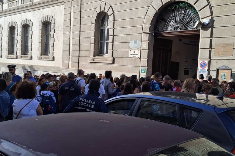 Si torna a scuola In Calabria primo giorno per 254 495 studenti