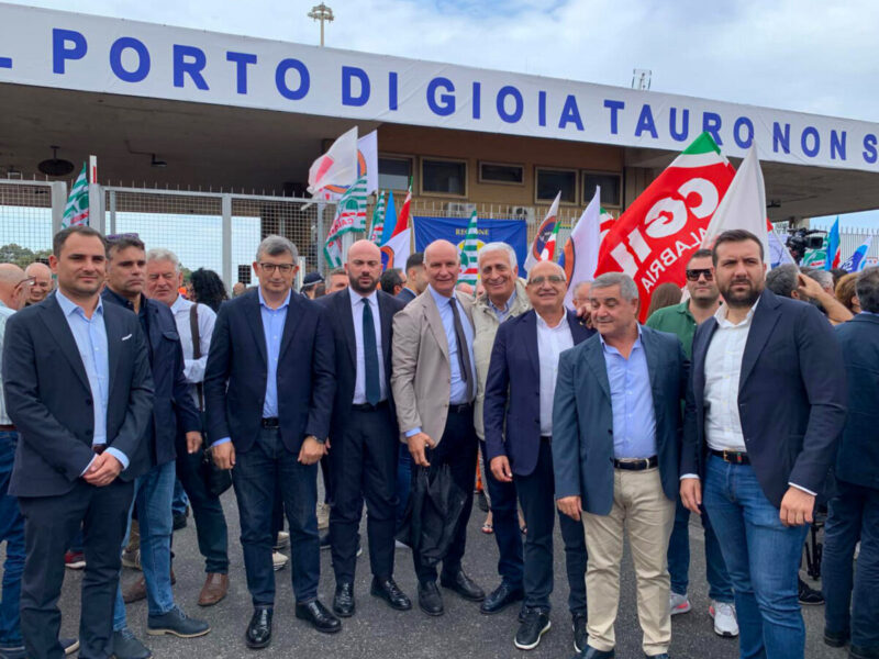Flash Mob a Gioia Tauro, il cdx regionale: ‘In gioco il destino di 4 mila lavoratori’