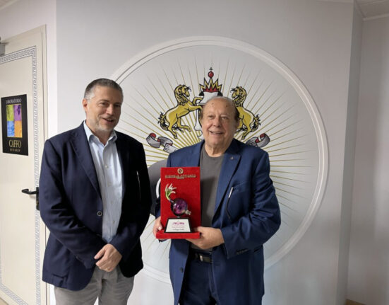 All’imprenditore calabrese Pippo Caffo il premio ‘Cipolla d’Argento’