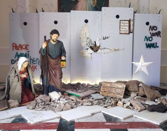 In Calabria il presepe con il bambino sulle macerie contro tutte le guerre