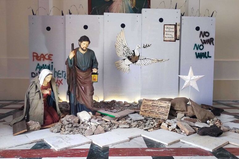 In Calabria il presepe con il bambino sulle macerie contro tutte le guerre
