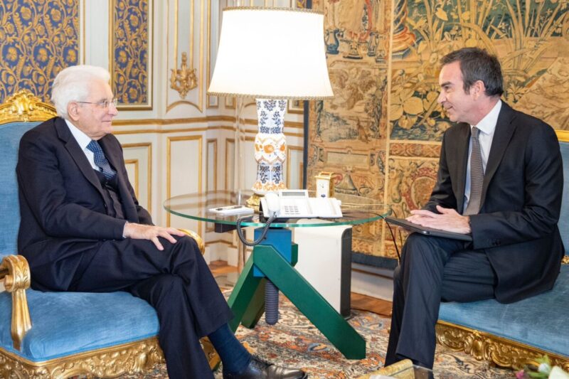 Mattarella elogia la Calabria: “Uniti siamo forti, l’ho visto nella pietà di Cutro”