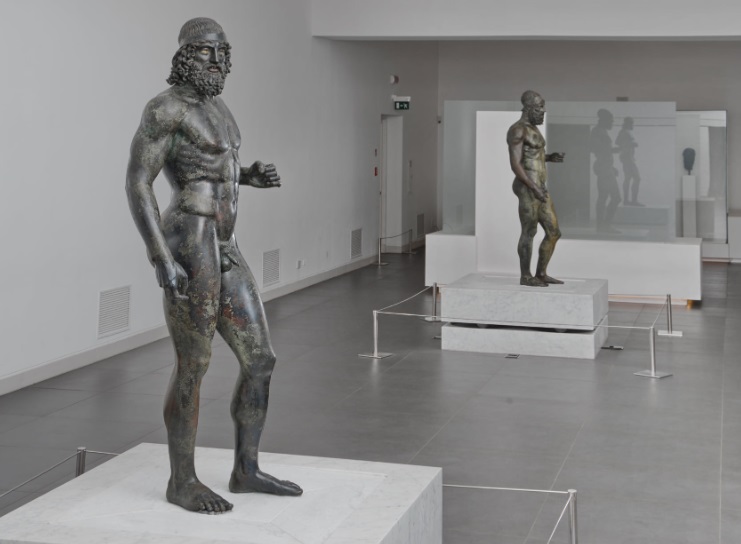 I Bronzi di Riace si rifanno il look: iniziata campagna di manutenzione