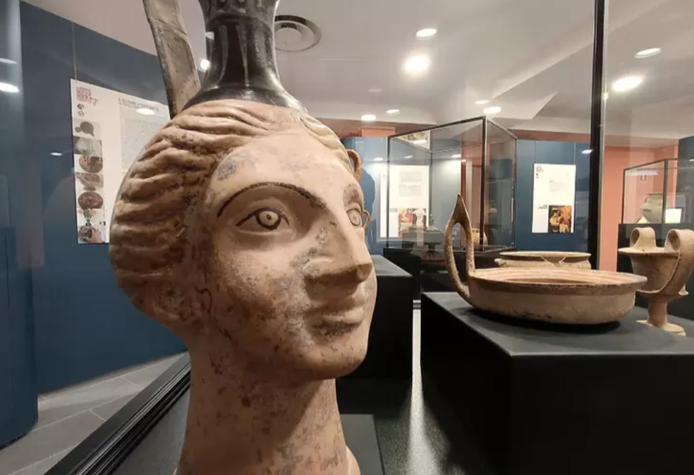 A Crotone tornano reperti archeologici trafugati e recuperati