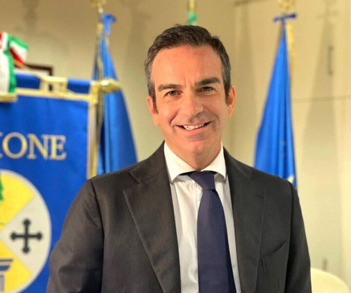 Regione, Occhiuto ridisegna la giunta: subentrano Caracciolo e Capponi