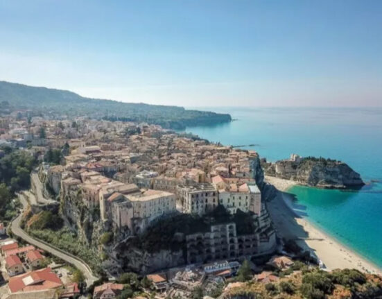 Jetcost: “Tropea e Reggio tra città più ambite per le vacanze 2024”