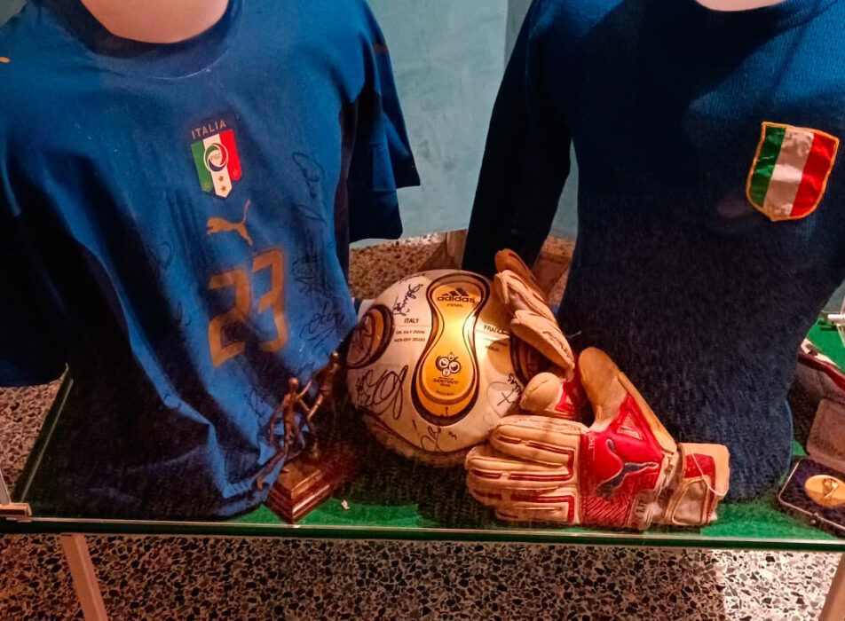‘Il calcio è arte’, in mostra a Reggio Calabria mille cimeli di livello internazionale