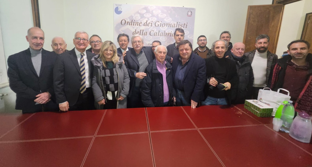 Il prefetto Castrese De Rosa visita l’Ordine dei giornalisti della Calabria