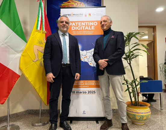 Corecom: “patentini digitali per promuovere anche l’educazione affettiva tra gli studenti”