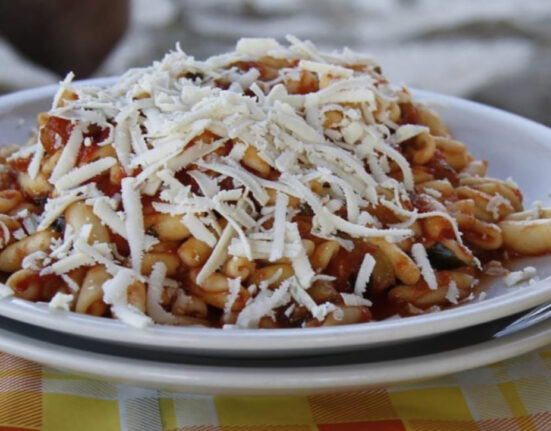 Mammola: un gioiello gastronomico tra ricotta affumicata e lo stocco